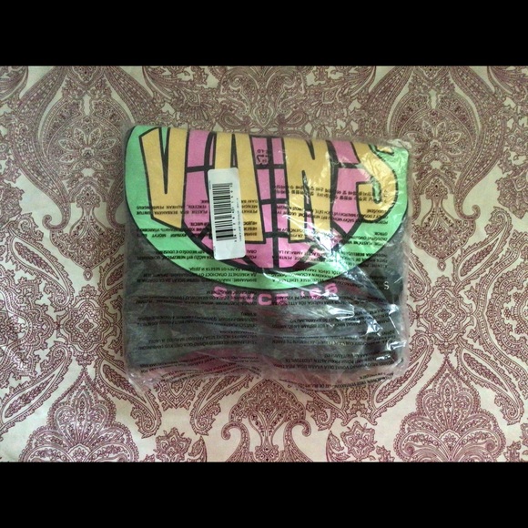 NWT Vans Ovaloid Women’s Boyfriend Tee - Picture 5 of 6